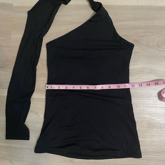 Fashion Nova one shoulder top - Picture 7 of 7